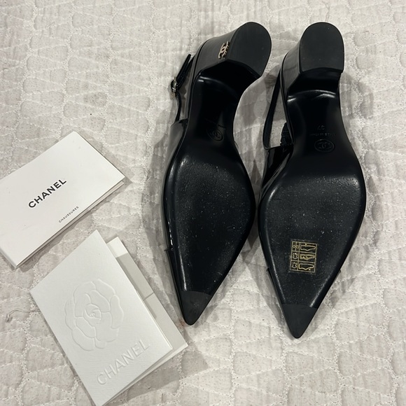 Chanel patent leather slingbacks Size 37 - Picture 5 of 11